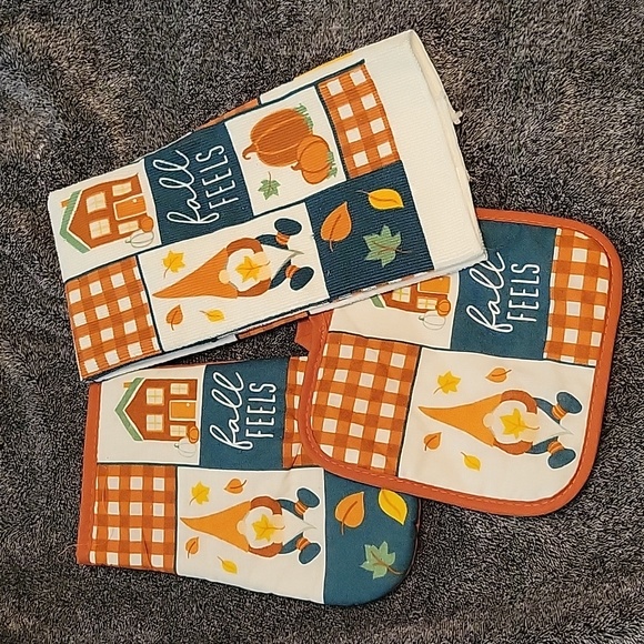 "fall feels" pot holder and kitchen towel set - Picture 1 of 7